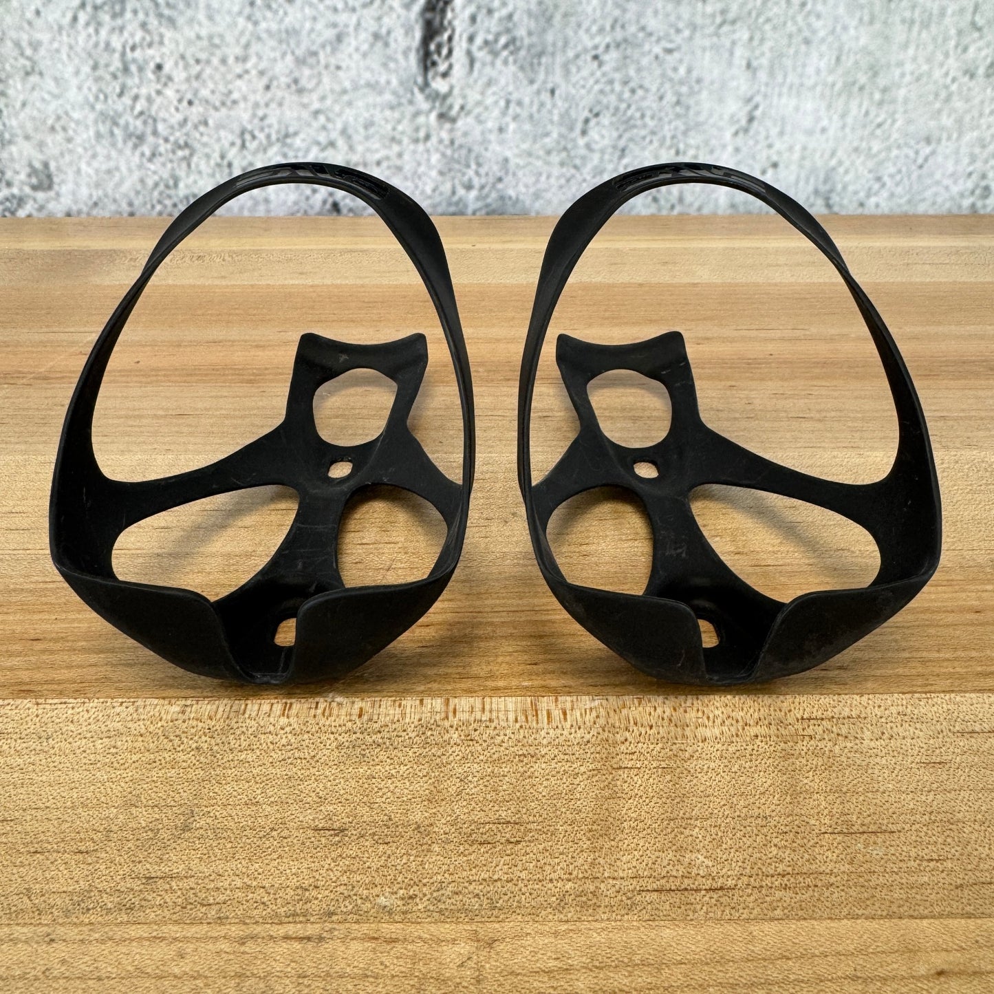 Low Mile! Enve Carbon Black Pair Bike Water Bottle Cages 39g