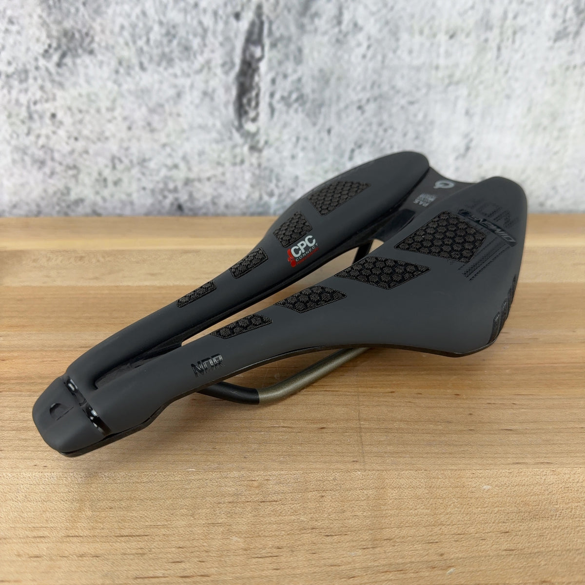 New! Prologo Dimension NDR 143mm 7x9mm Oval Titanium Rails Bike Saddle 223g — photo 3 of 8