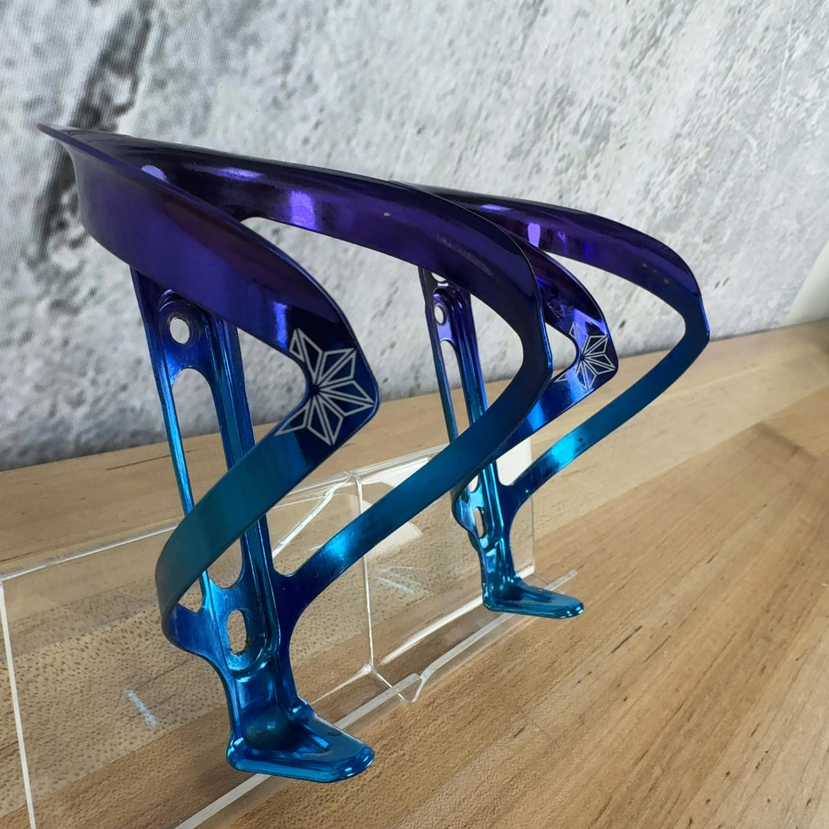 Light Use! Supacaz Fly Cage Ano Maui Blue/Purple Cycling Water Bottle Cages 48g — photo 3 of 5