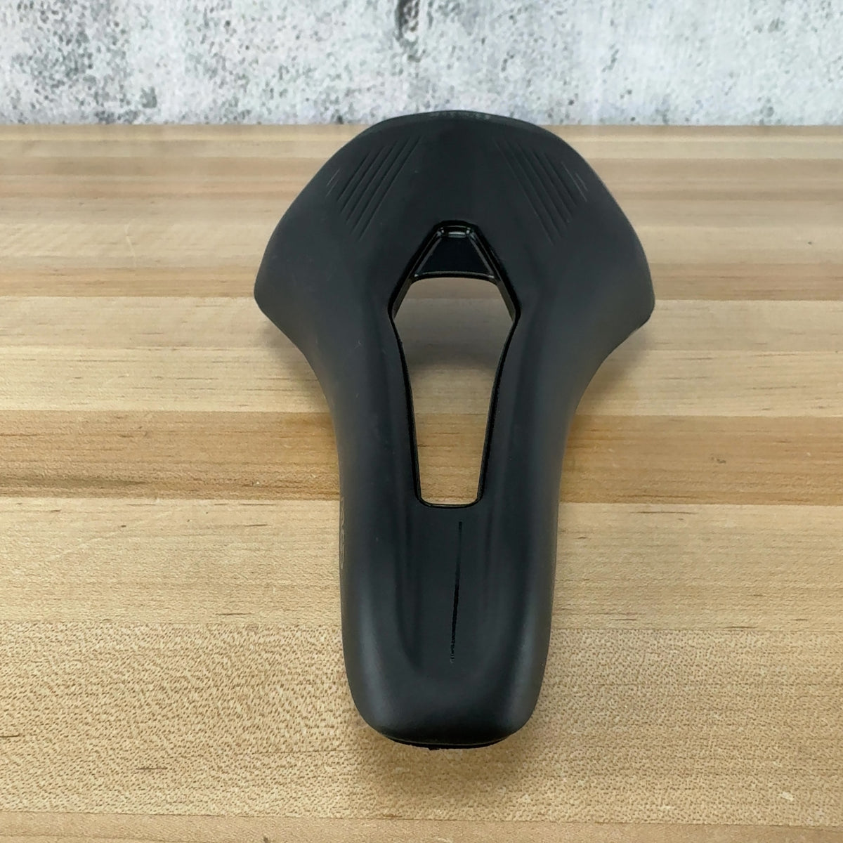 Light Use! Fizik Argo Vento 140mm 7x7mm Chromoly Rails Bike Saddle 234g
