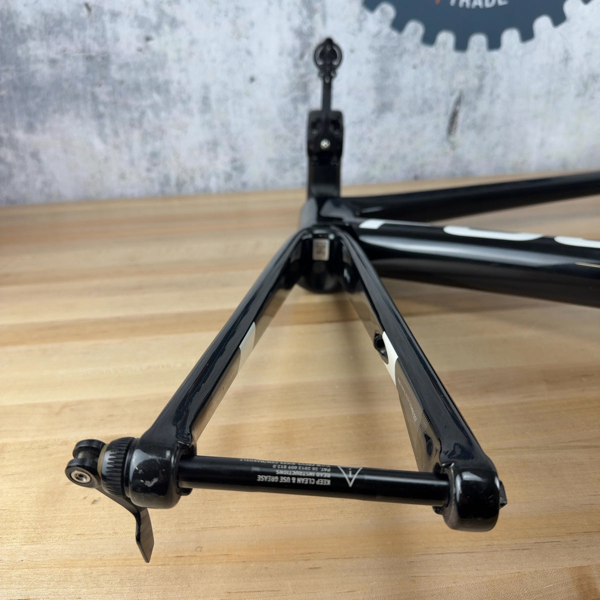 Light Use! 2021 Focus Izalco Max Disc 9 Medium Carbon Road Bike Frameset 2014g — photo 9 of 15