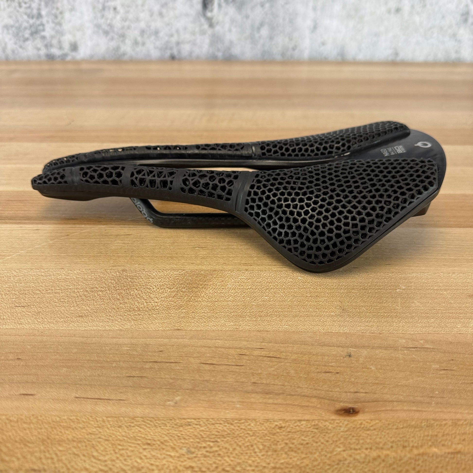 Low Mile! Prologo Nago R4 PAS 3DMSS 3D NACK Carbon Rails 137mm Bike Saddle