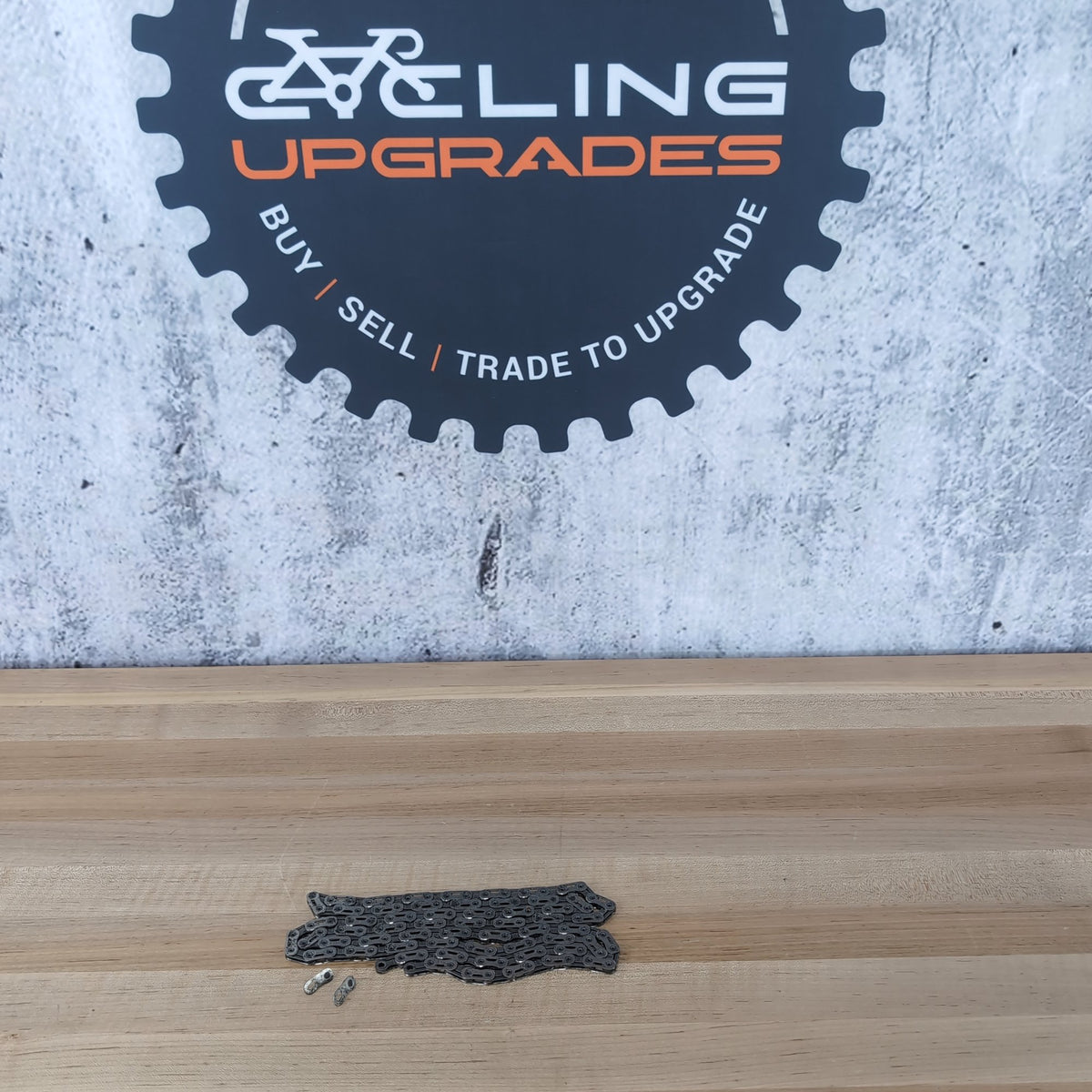 Low Mile! SRAM Red AXS 126 Link 12/13 Speed Flattop E1 Silver Chain 246g Flattop — photo 2 of 4