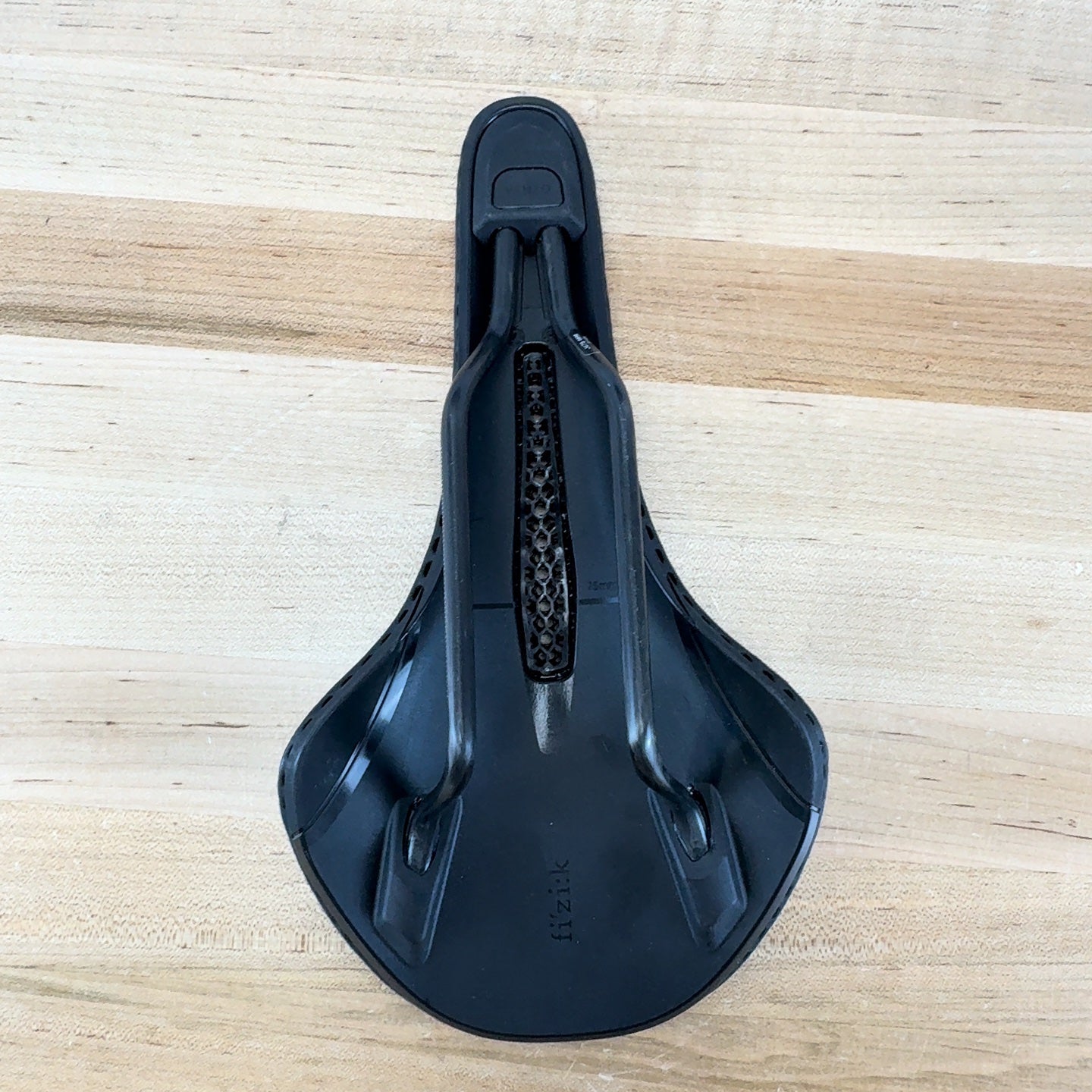 New! Fizik Vento Antares R1 Adaptive Mobius Carbon Rails 140mm Saddle MSRP $330
