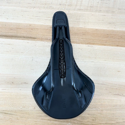 New! Fizik Vento Antares R1 Adaptive Mobius Carbon Rails 140mm Saddle MSRP $330