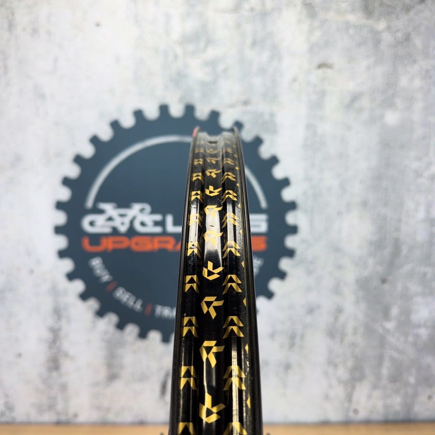Light Use! Reserve 28|XC Carbon Disc Brake 29" Boost DT Swiss 180 Ceramic Wheelset