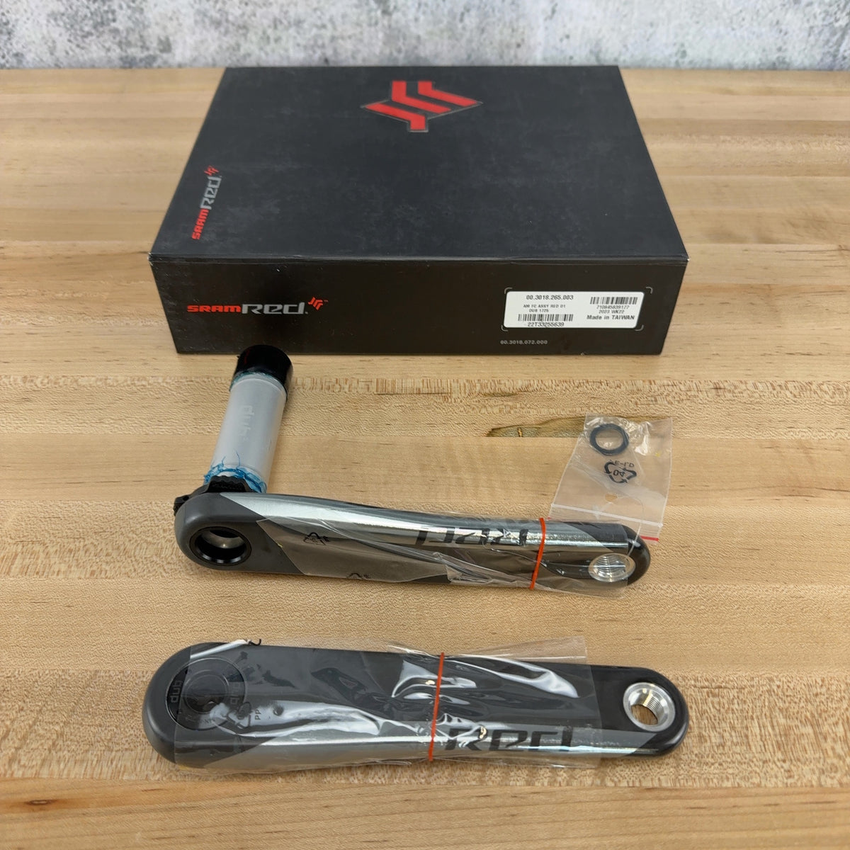 New! SRAM Red AXS D1 172.5mm 8-Bolt Direct-Mount Carbon Crank Arm Assembly — photo 1 of 5