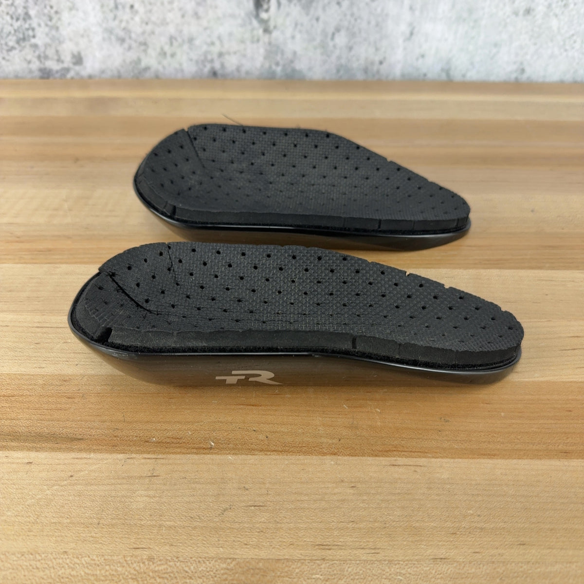 Light Use! Tririg Carbon Arm Cups Closed Back TT/Triathlon Cockpit Pads 434g