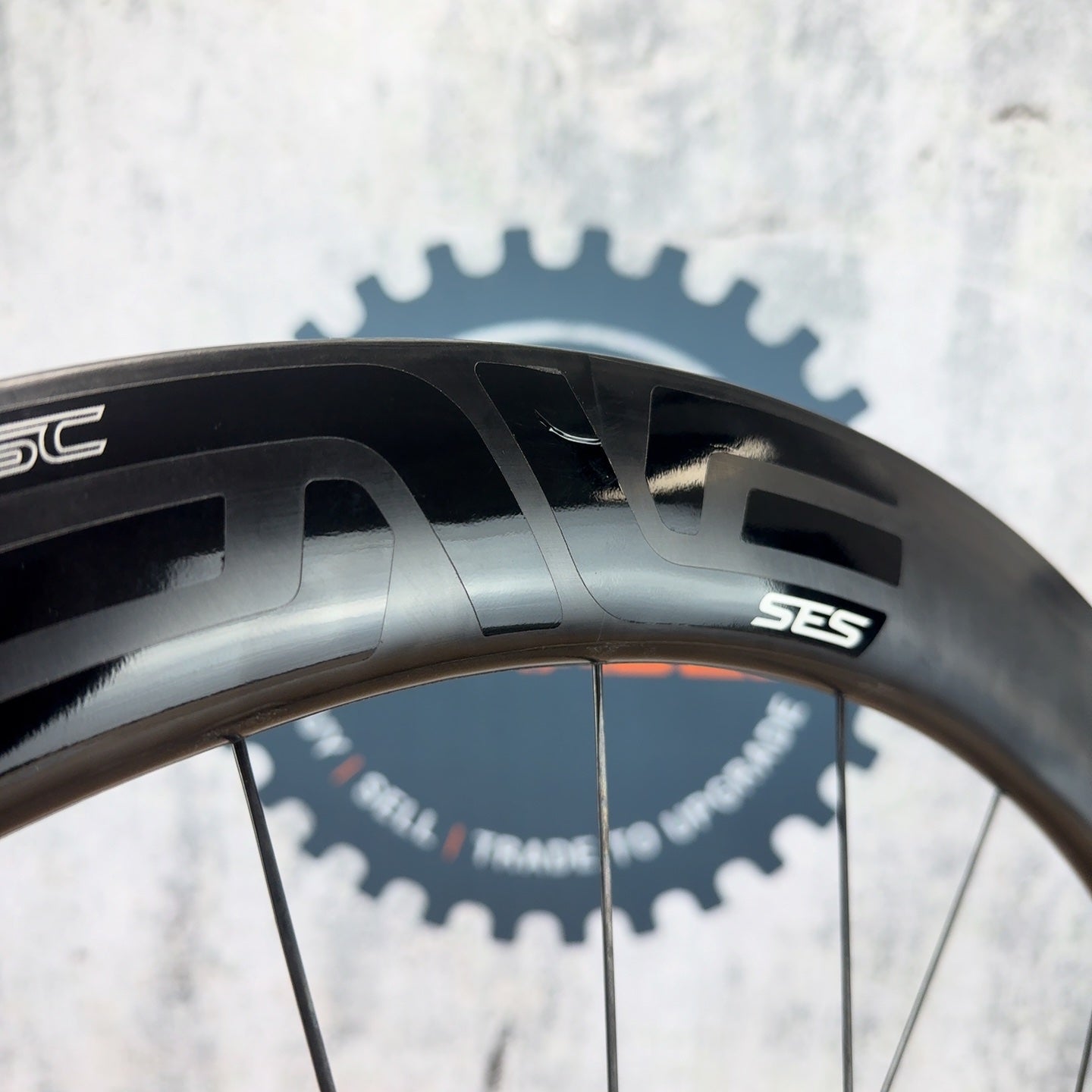 Low Mile! Enve SES 5.6 Carbon Disc Brake Hookless Tubeless DT Swiss 180 Ceramic Wheelset
