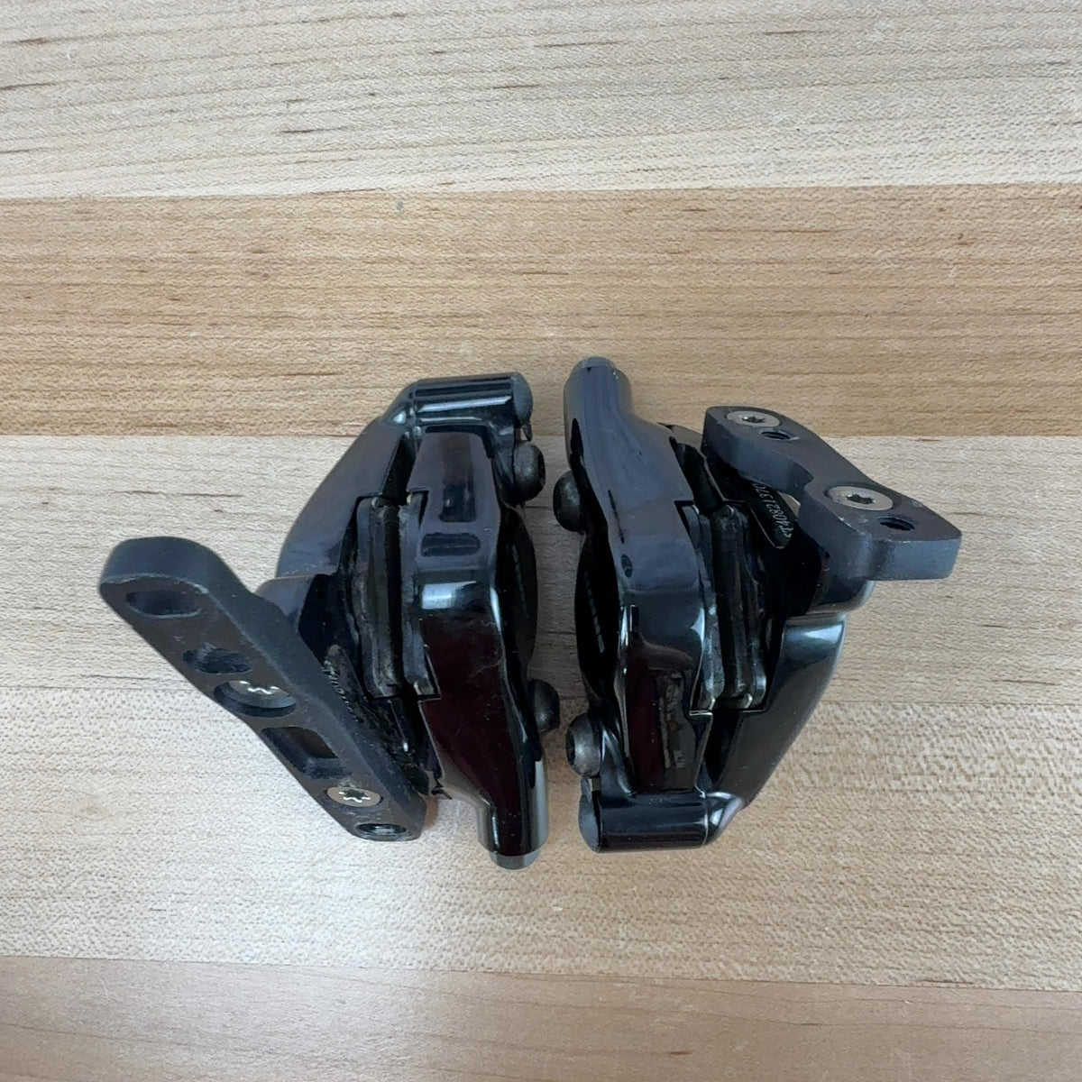 Light Use SRAM S900 Aero HydoT Flat-Mount TT/Triathlon Disc Brakeset w/ Calipers