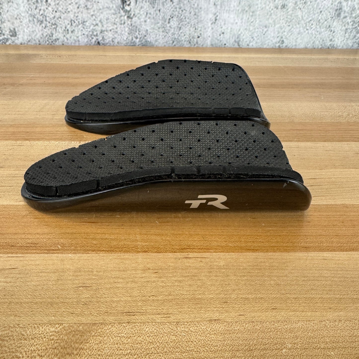 Low Mile! Tririg Signature Arm Cups Open Back Signature Arm Cups + Replacement Pads Carbon TT Cockpit
