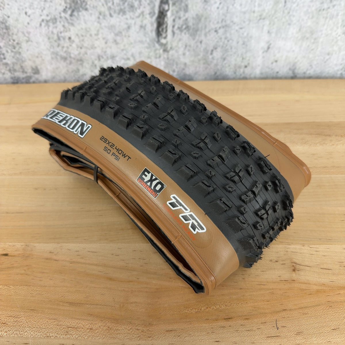 New Take Off! Maxxis Rekon 29x2.40WT Tubeless Tanwall Single MTB Bike Tire — photo 1 of 5