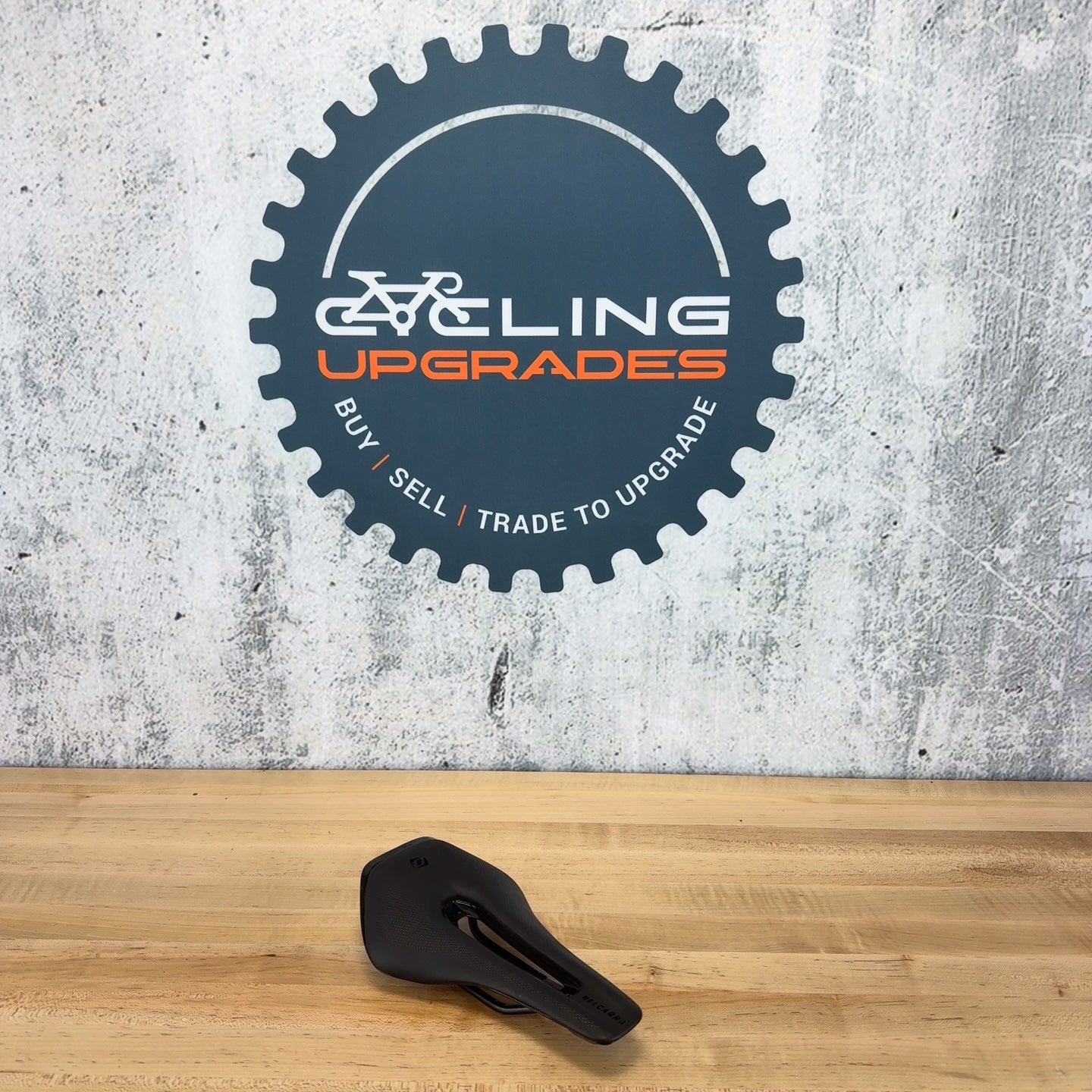 Syncros Belcarra V1.5 Cut Out 140mm Hollow-Ti Rails Bike Saddle 218g