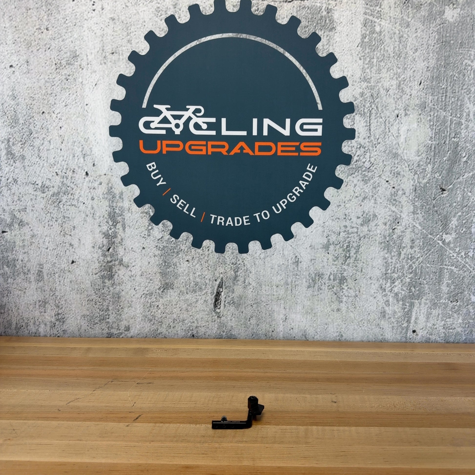 Low Mile! Wolf Tooth LoneWolf Aero Chainguide Low Sweep Cycling  Accessories