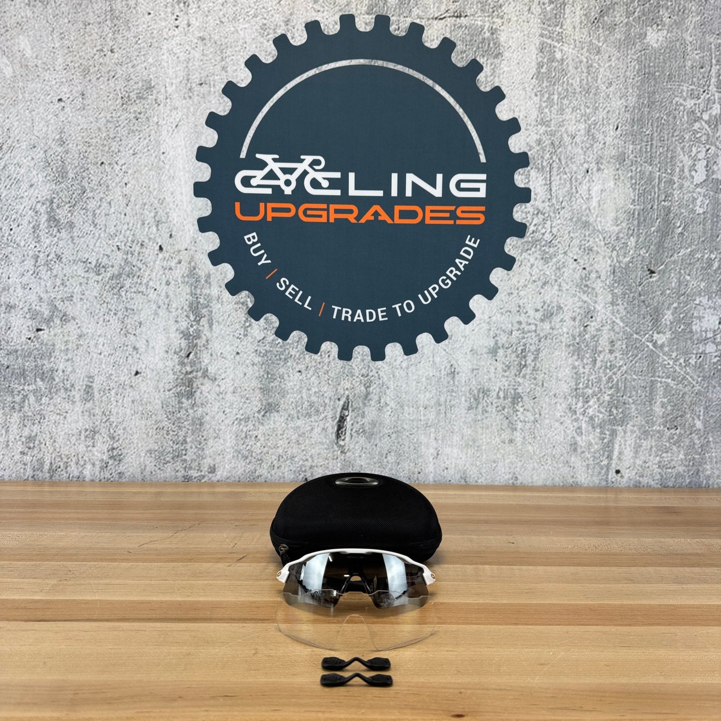 Light Use! 2019 Oakley Radar EV White Frame Black/Clear Lens Cycling Sunglasses