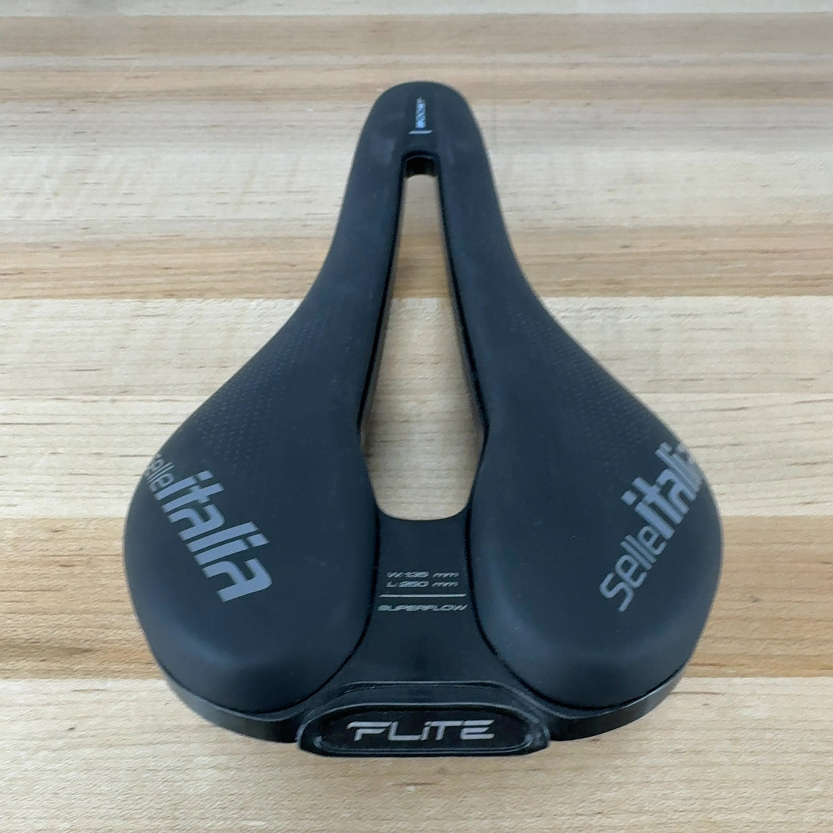 Low Mile! Selle Italia Flite Boost TM Superflow 135mm 7x7 Round Rail Bike Saddle — photo 5 of 8