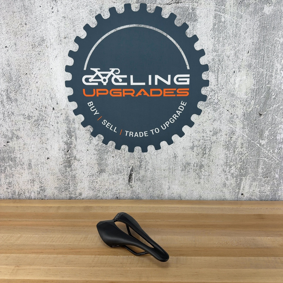 Light Use! Selle Italia SLR Advan Superflow S3 Chromoly 7x7mm Rails Bike Saddle — photo 2 of 7
