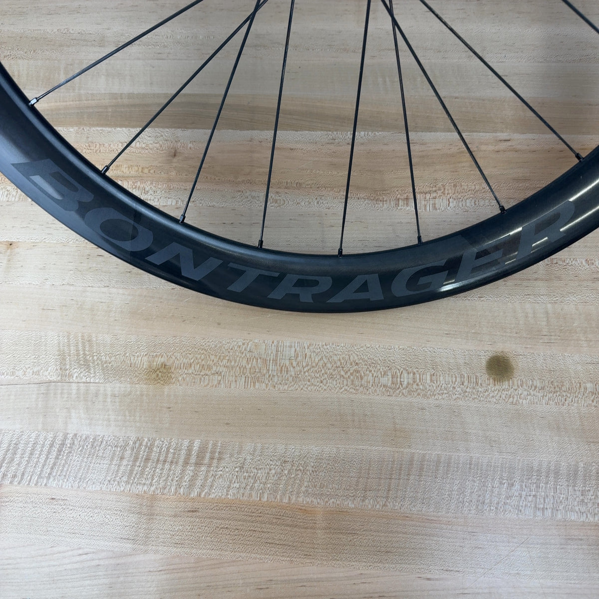Low Mile! 2024 Bontrager Aeolus Pro 51 TLR Carbon Tubeless Wheelset 700c 1493g — photo 3 of 9