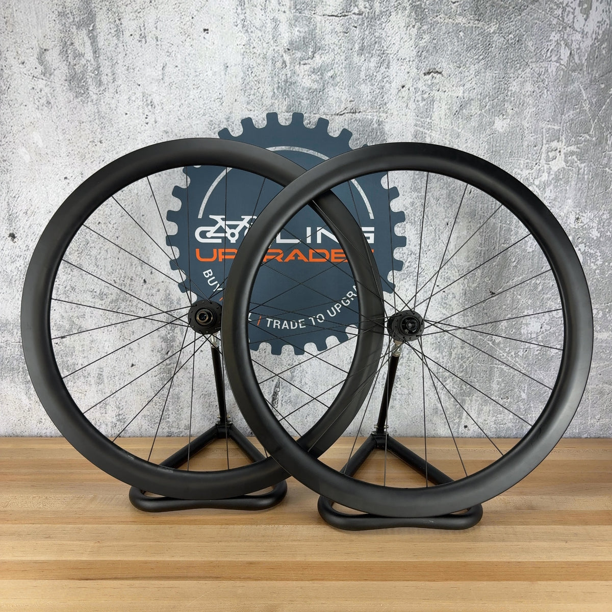 New Take Off! DT Swiss ERC LOG 45mm DT 350 Carbon Bike Wheelset 700c 1570g — photo 2 of 9