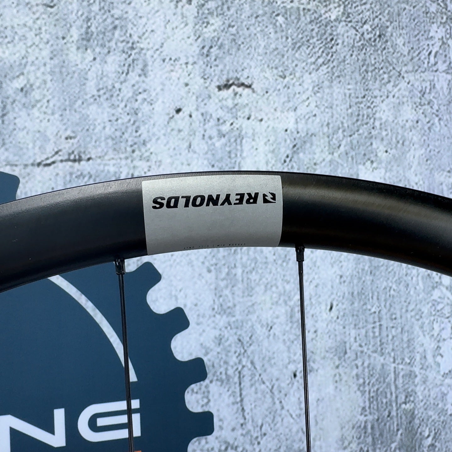 Low Mile! Reynolds G700 700C Carbon Shimano Microspline Gravel Hookless Wheelset
