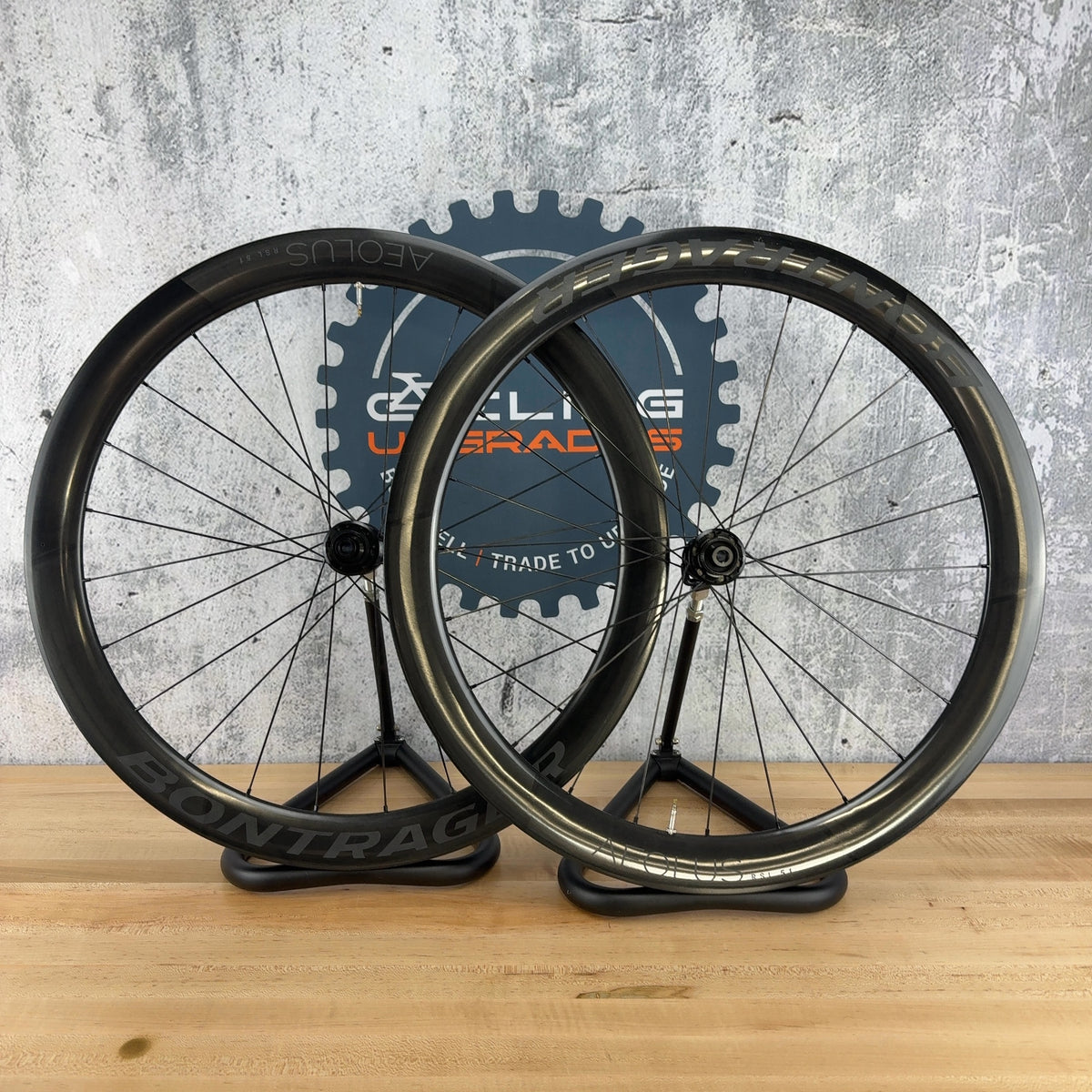 Low Mile! 2024 Bontrager Aeolus Pro 51 TLR Carbon Tubeless Wheelset 700c 1493g — photo 2 of 9