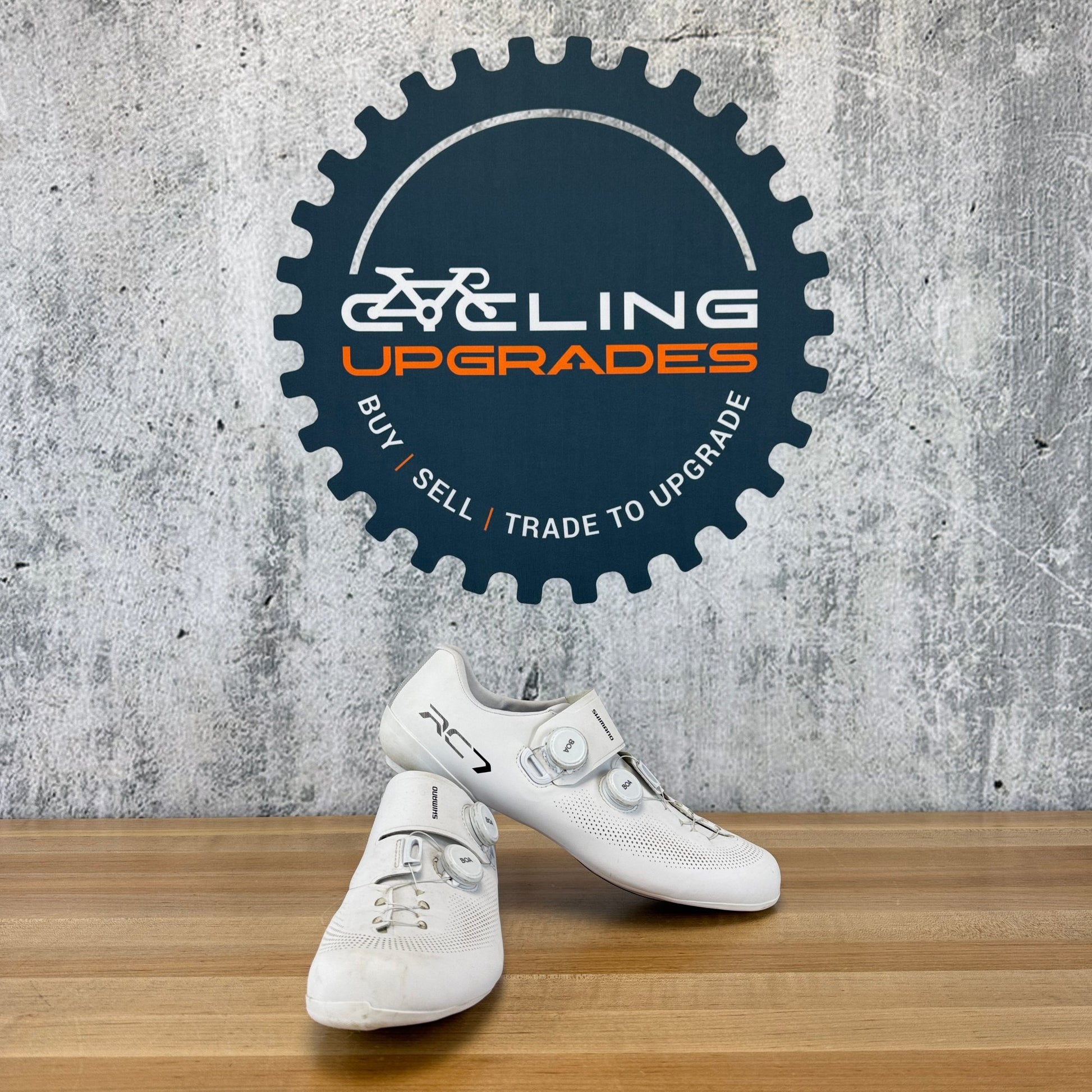 Low Mile! Shimano SH-RC703 White EU 45.5 Road 3-Bolt Boa White Cycling Shoes