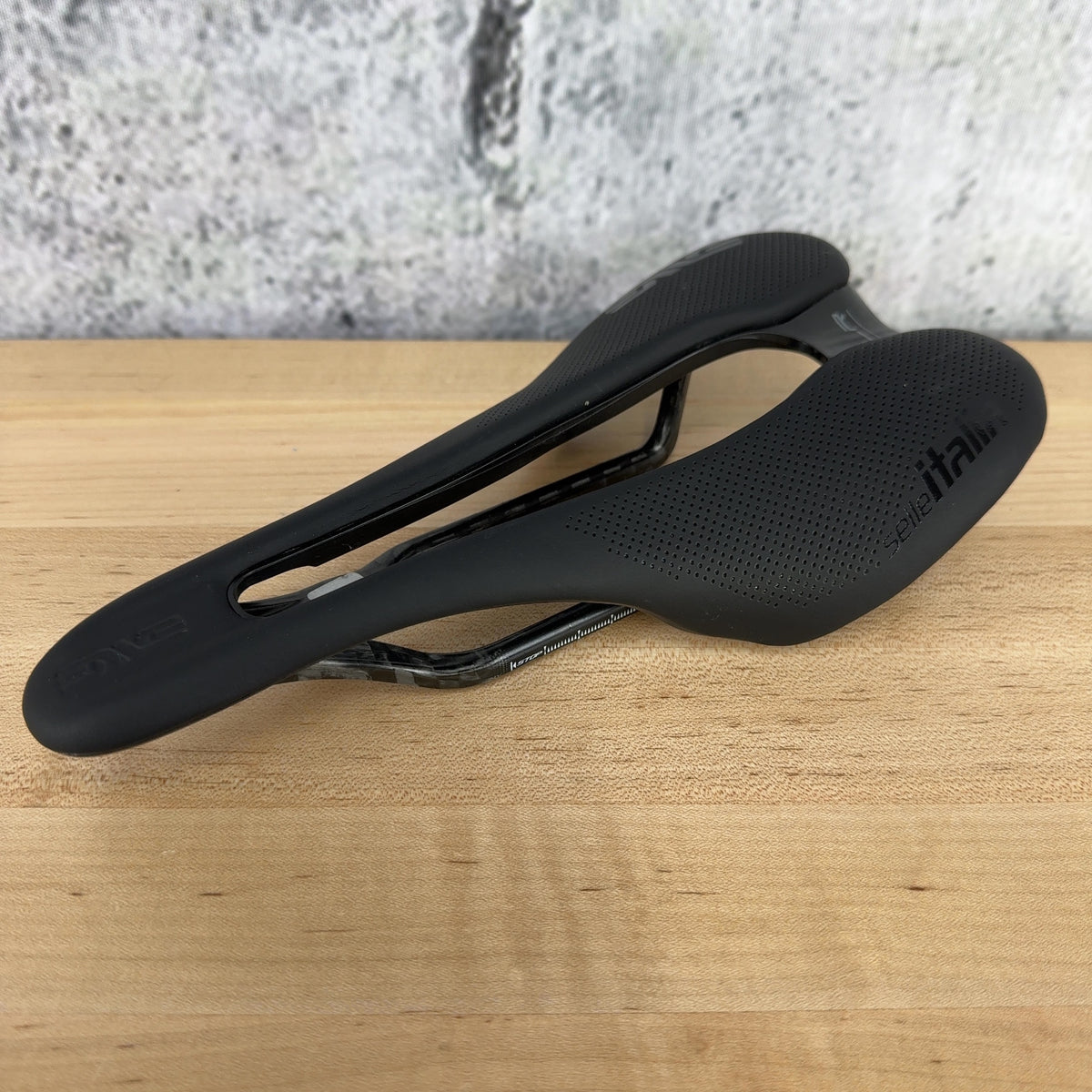 New Take Off! Selle Italia Enve Boost SLR 130mm 7x9mm Carbon Rails Saddle 127g — photo 3 of 6
