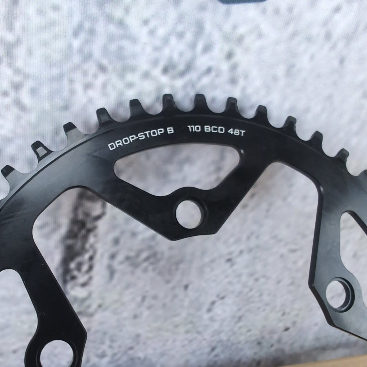 Mint! Wolf Tooth 48t Drop-Stop B 110BCD Road/Gravel Alloy 1x Chainring 105g — photo 4 of 6