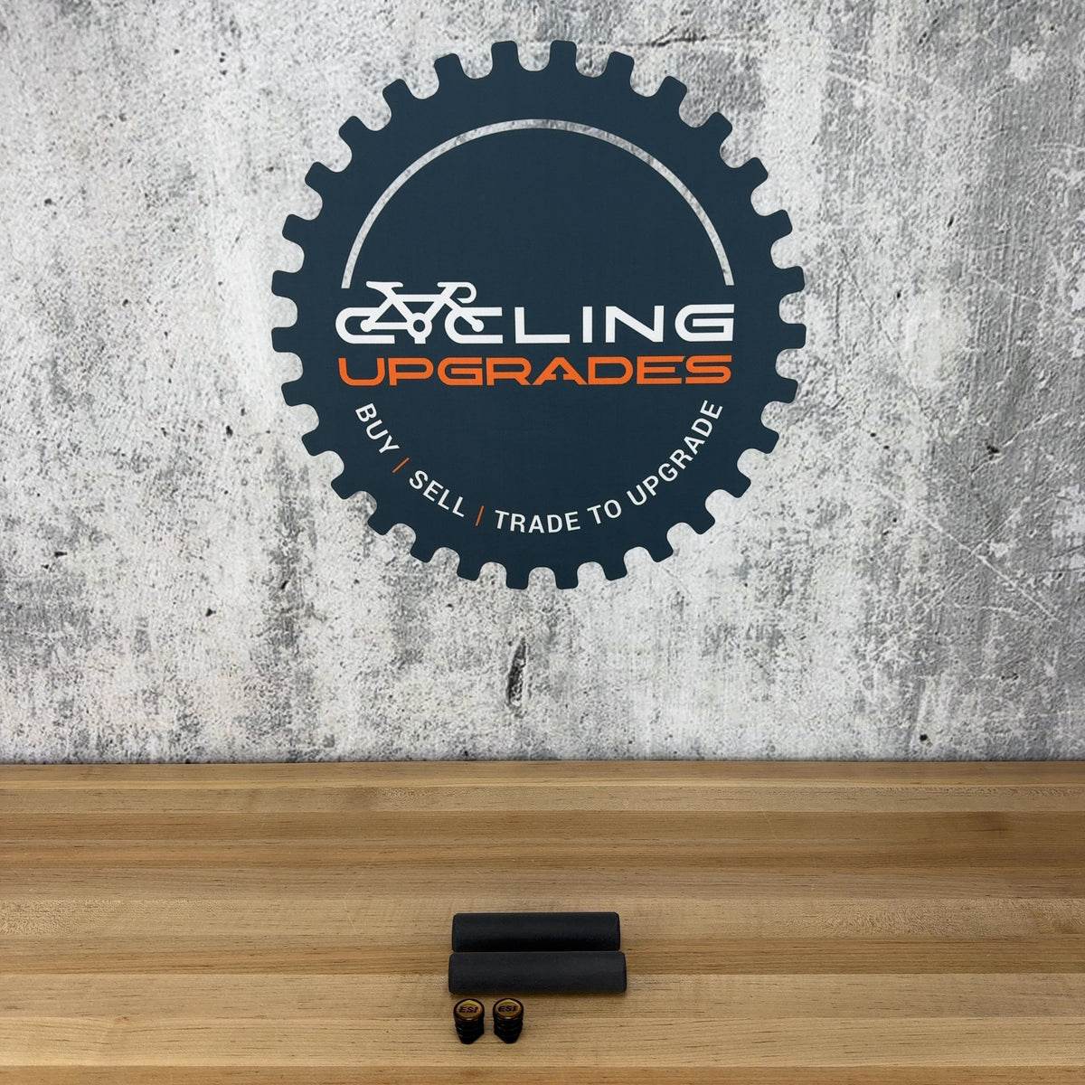 New! ESI Racer's Edge 50g Foam MTB Bike Black Grips w/ Plugs
