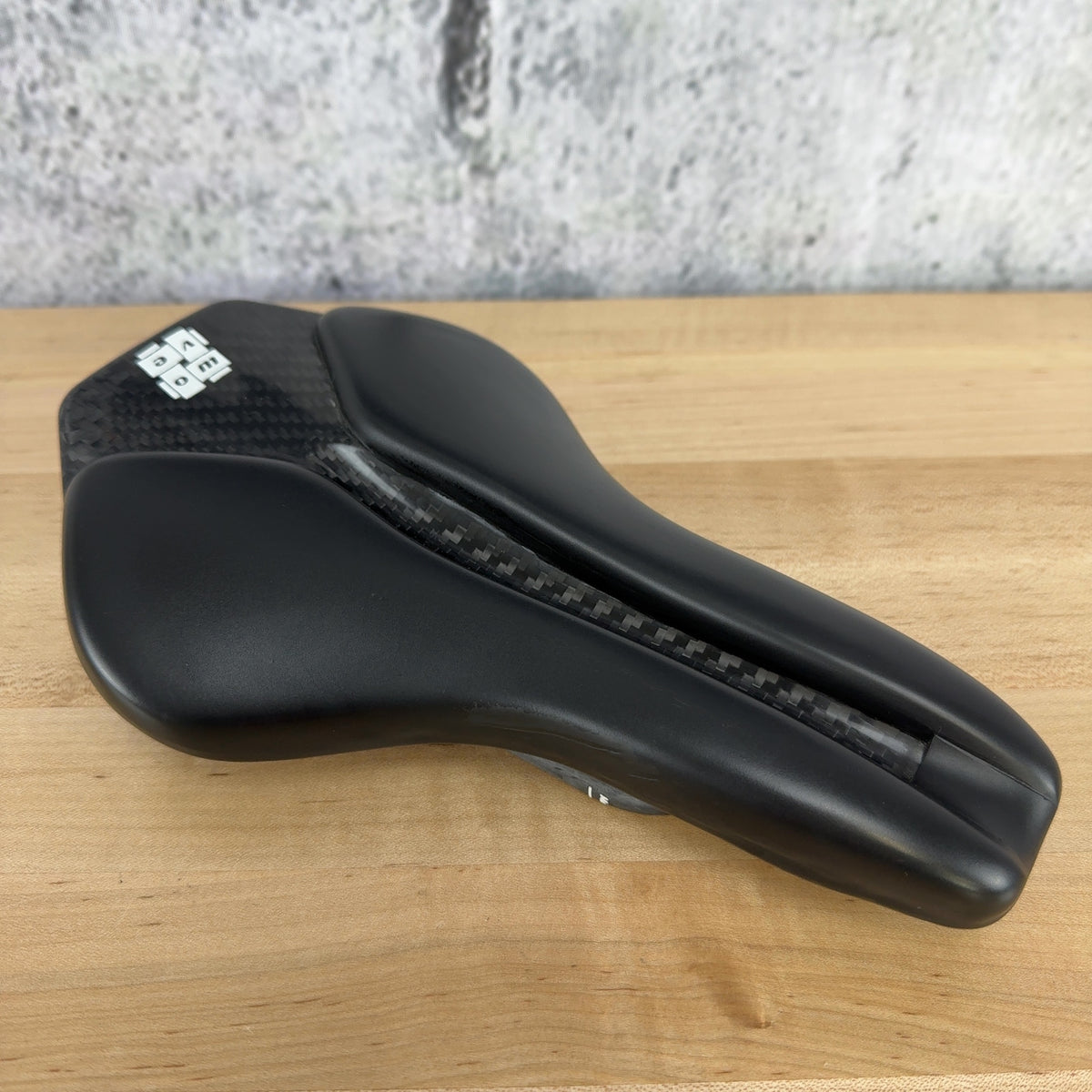Low Mile! Wove Mags Road + Gravel 7x9mm Oval Carbon Rails 146mm Saddle 123g — photo 1 of 6