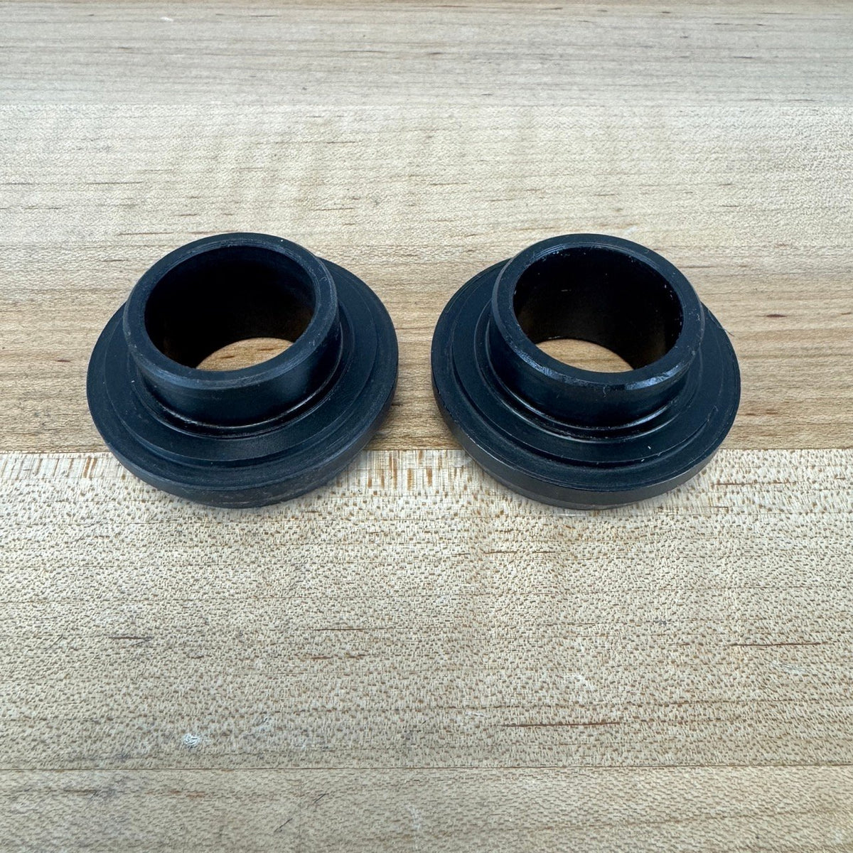 Low Mile! Wheels Manufacturing BB30 Adaptor Set For 24mm Shimano Cycling Accessories — photo 4 of 5