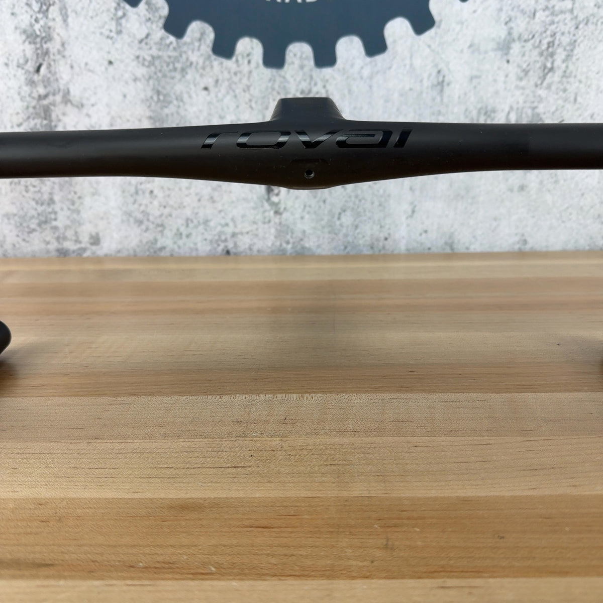 New Take Off! Roval Alpinist II Cockpit 40cm x 120mm Carbon Integrated Handlebar — photo 4 of 14