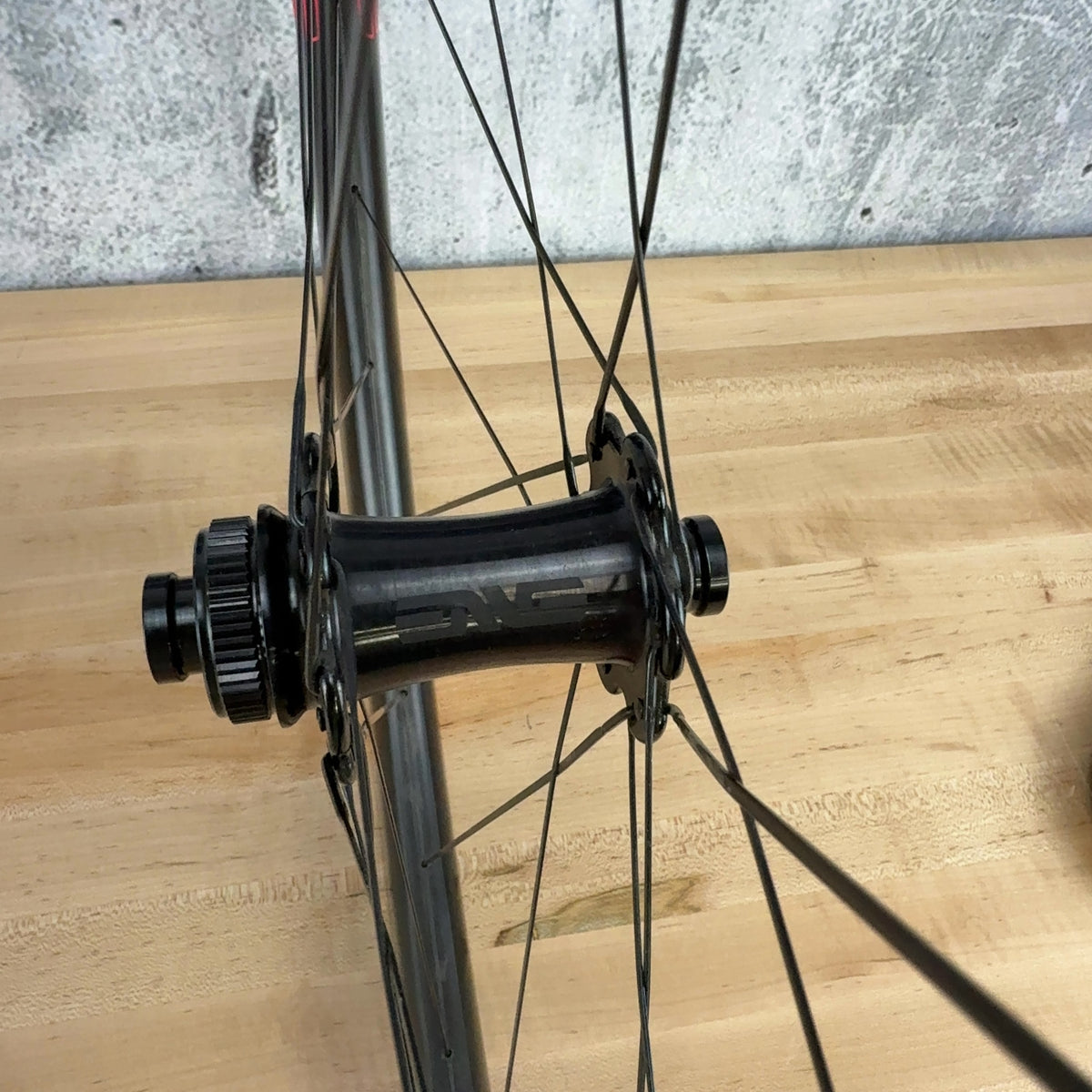 Mint! Enve SES 3.4 Pink/Black Carbon Tubeless Bike Wheelset 700c Road Hubs 1495g — photo 5 of 6