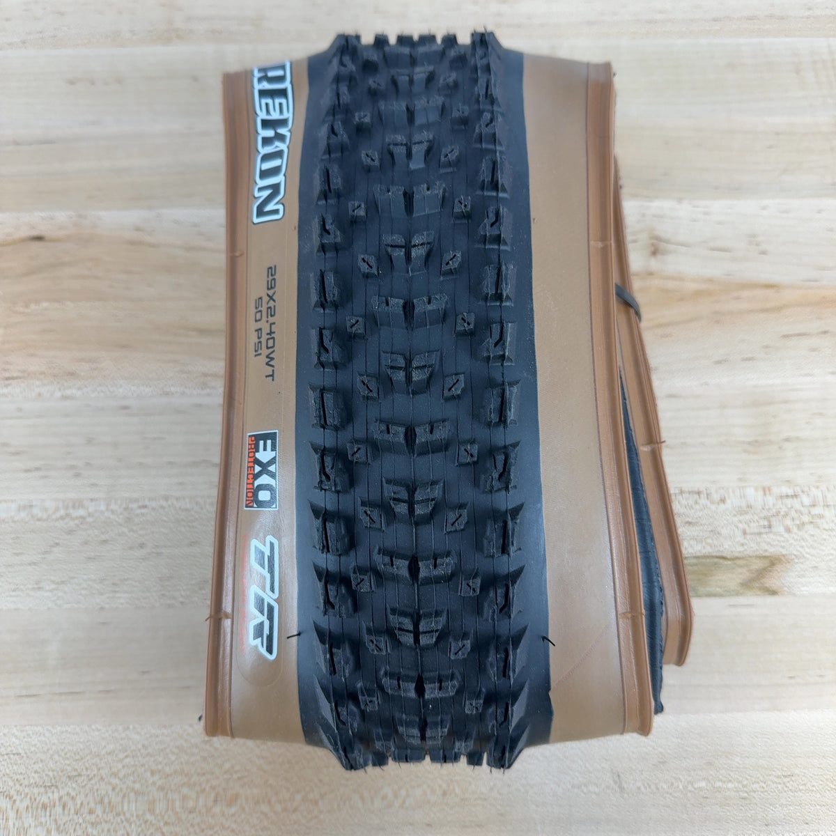 New Take Off! Maxxis Rekon 29x2.40WT Tubeless Tanwall Single MTB Bike Tire — photo 3 of 5