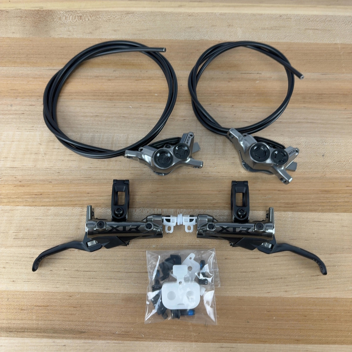 New! Shimano XTR BR-M9220/BL-M9220 4-Piston Hydraulic MTB Brakeset MSRP $670 — photo 1 of 7