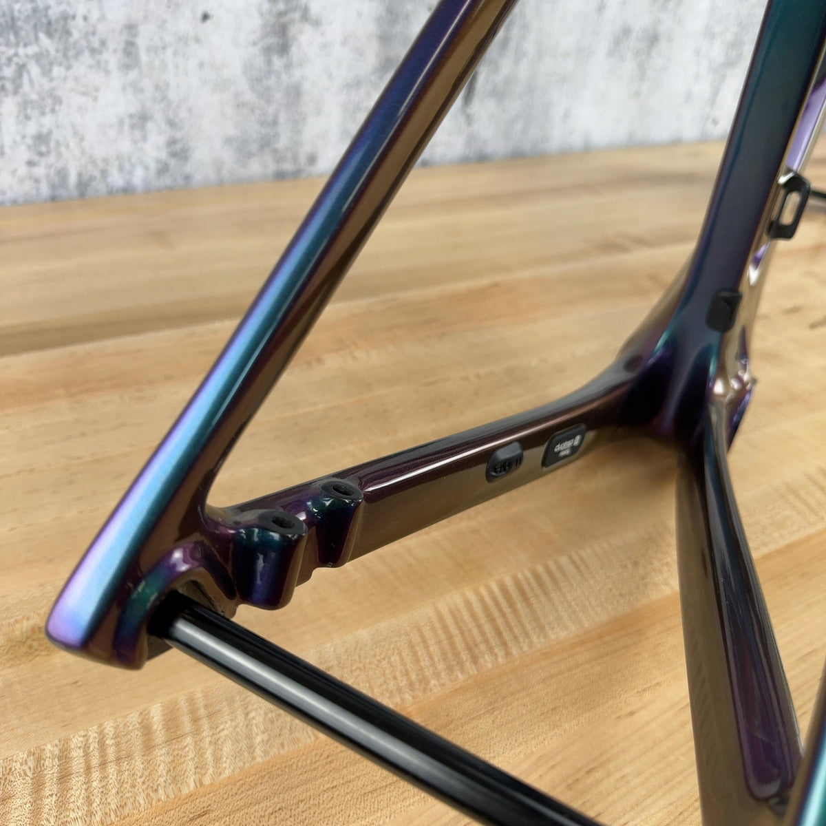 Light Use! 2022 Trek Madone SLR Gen 6 58cm Disc Brake 800 OCLV Carbon Frameset