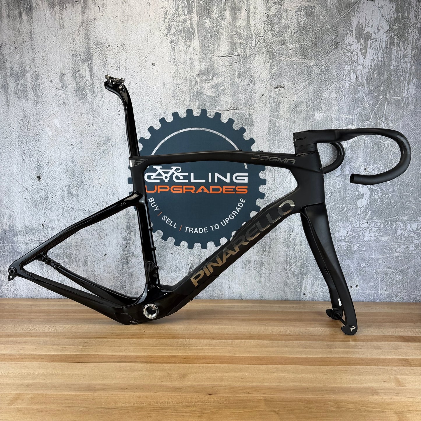 Light Use! 2026 Pinarello Dogma GR 530 Black on Black Carbon Frameset