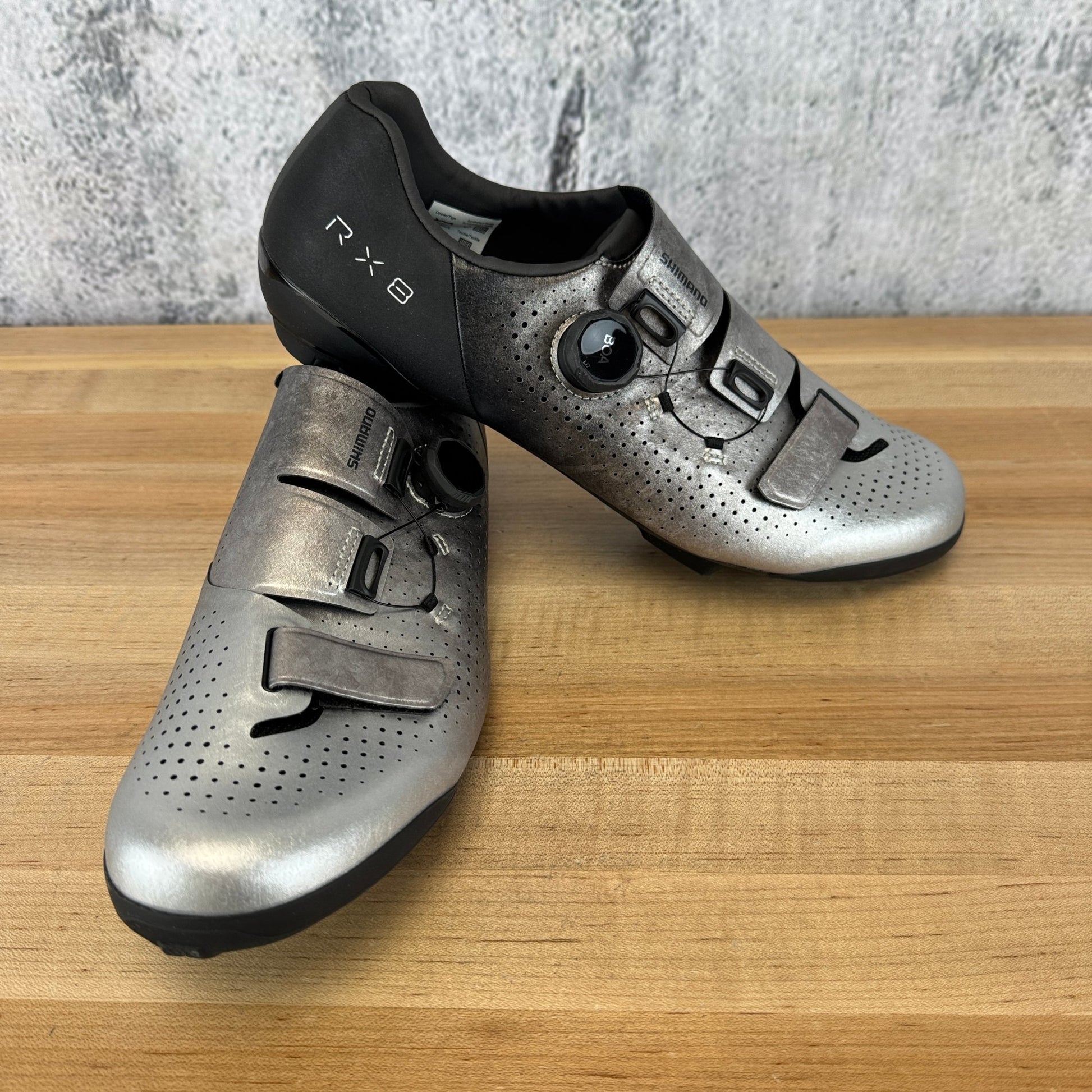 New! Shimano SH-RX801 Silver EU 45.5 2-Bolt Boa Carbon Cycling Shoes MSRP $300