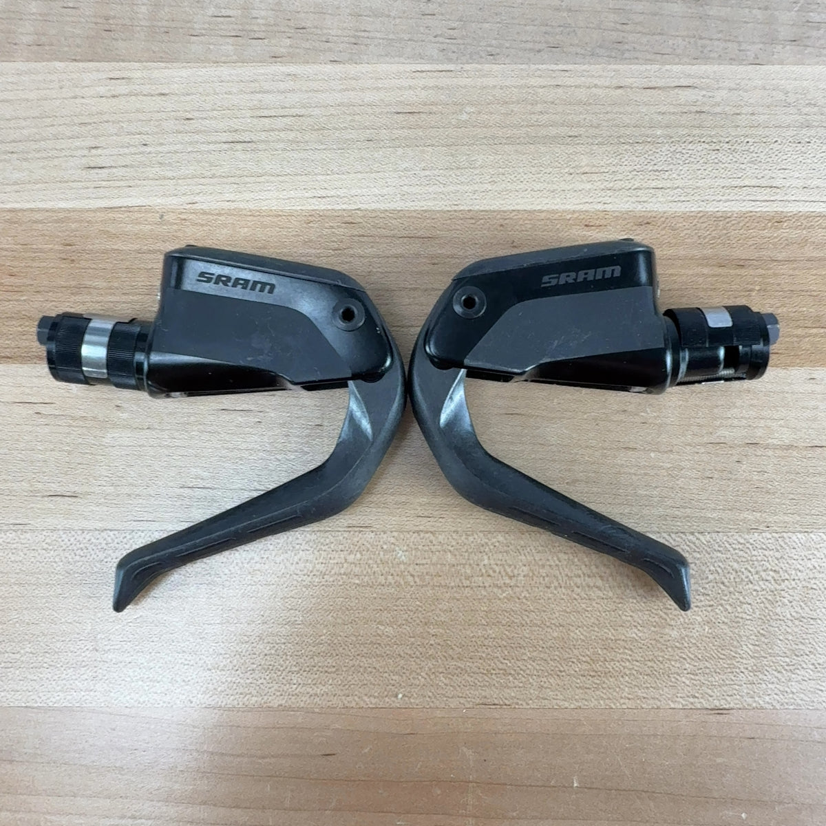 Light Use SRAM S900 Aero HydoT Flat-Mount TT/Triathlon Disc Brakeset w/ Calipers