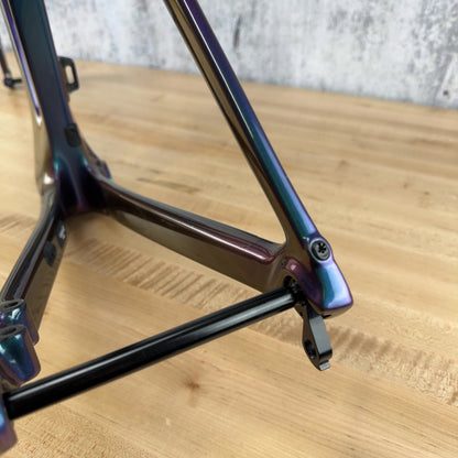 Light Use! 2022 Trek Madone SLR Gen 6 58cm Disc Brake 800 OCLV Carbon Frameset
