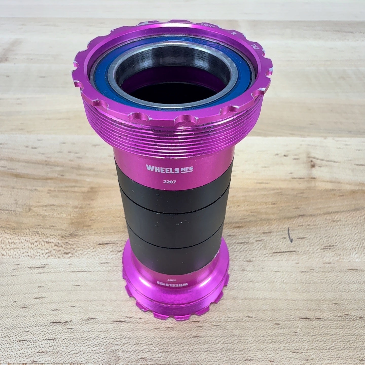 Low Mile! Wheels Manufacturing T47/86 Inboard DUB Abec-3 Pink Bottom Bracket