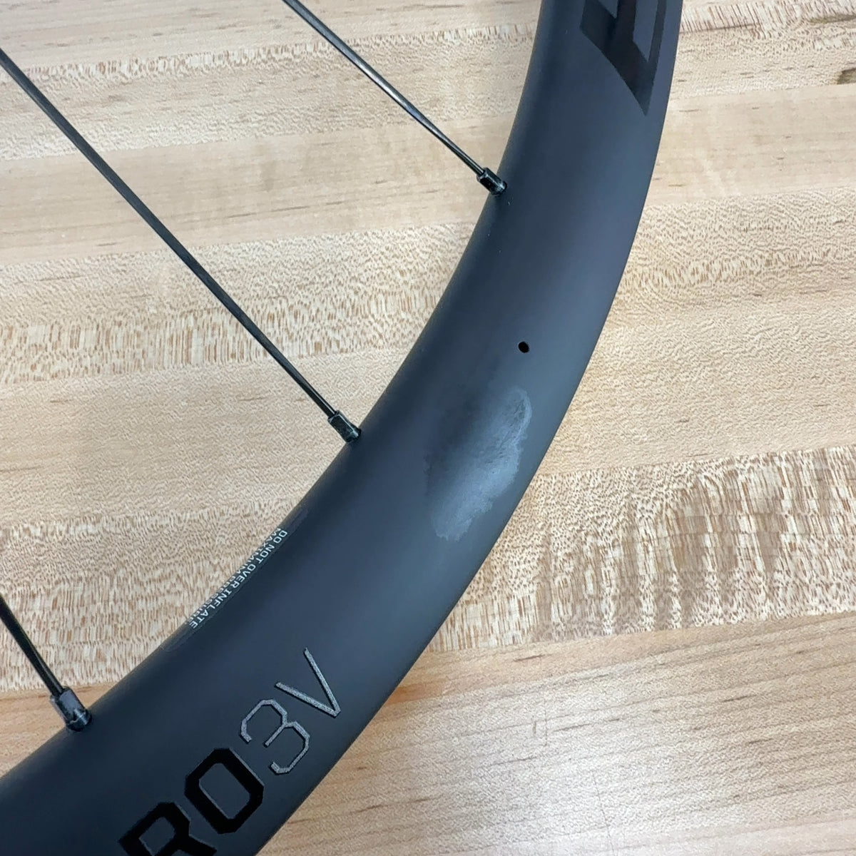 Light Use! 2023 Bontrager Aeolus Pro 3V Carbon Gravel Bike Wheelset 700c 1691g — photo 10 of 10