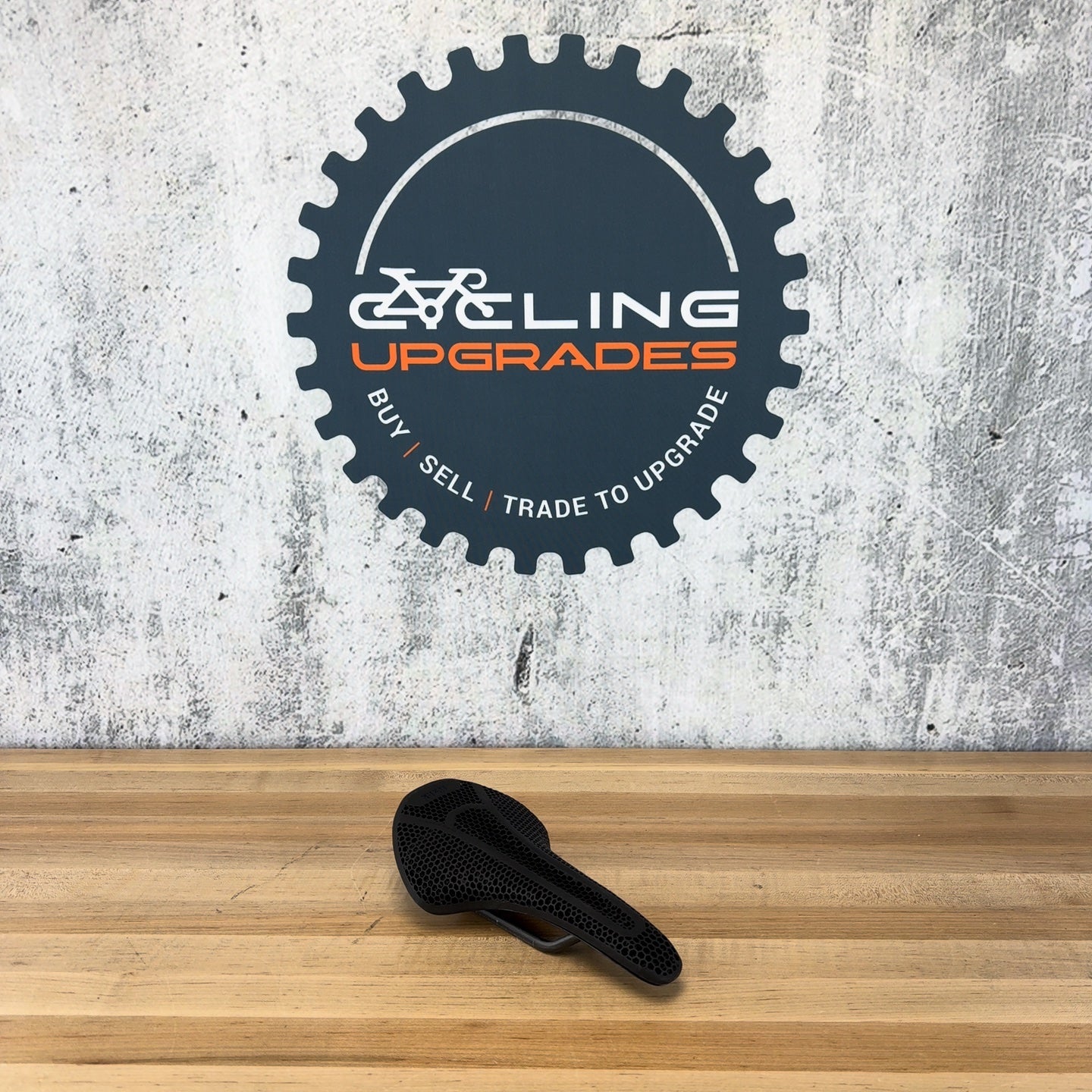 New! Fizik Vento Antares R1 Adaptive Mobius Carbon Rails 140mm Saddle MSRP $330