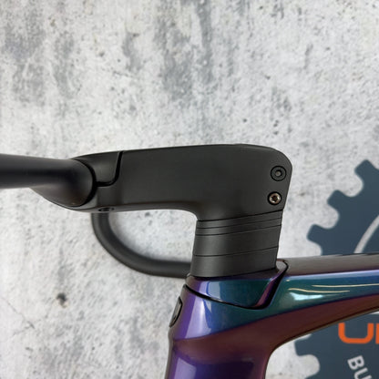 Light Use! 2022 Trek Madone SLR Gen 6 58cm Disc Brake 800 OCLV Carbon Frameset
