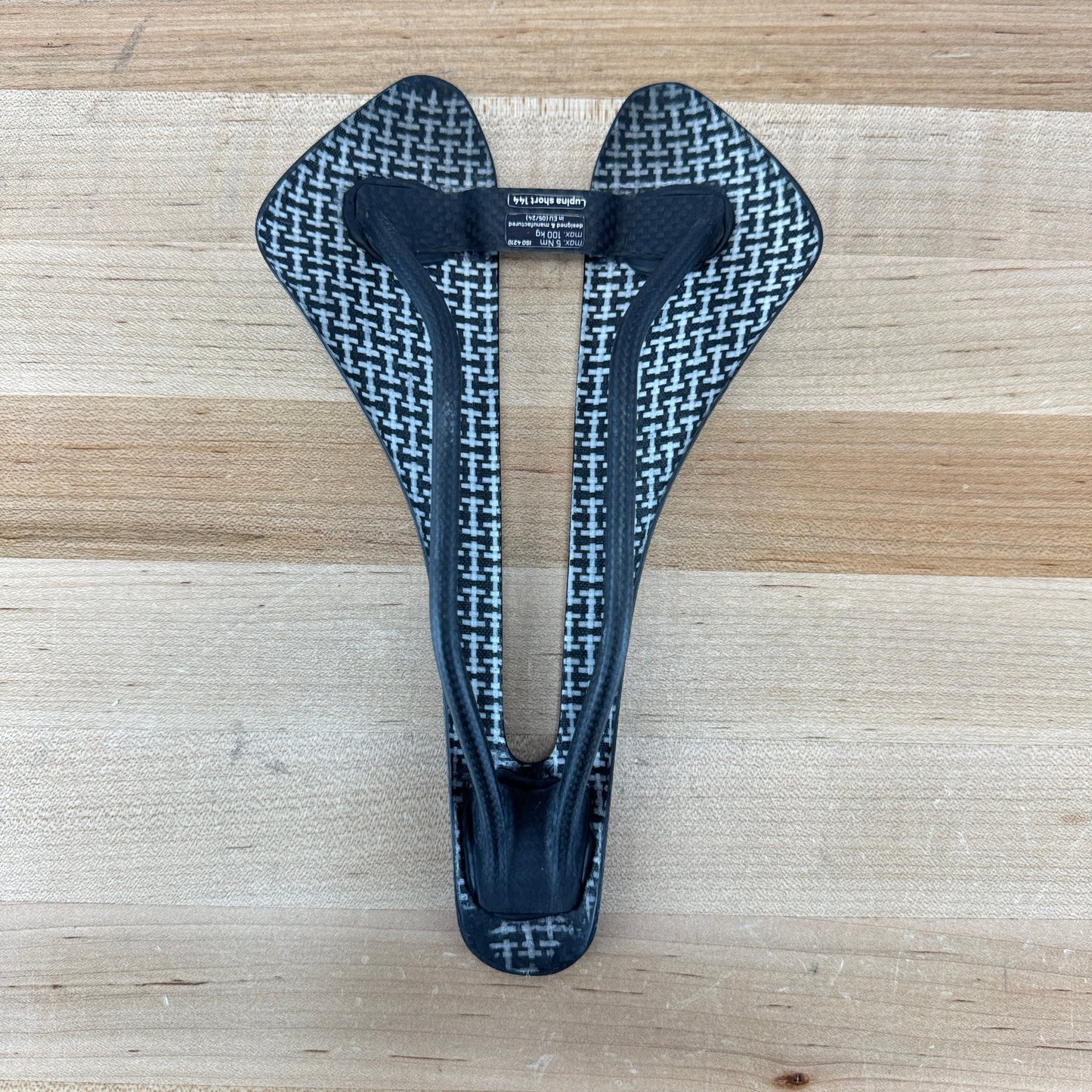 Light Use! Berk Lupina Short Full Carbon Glossy 144mm 7x9mm Bike Saddle 72g
