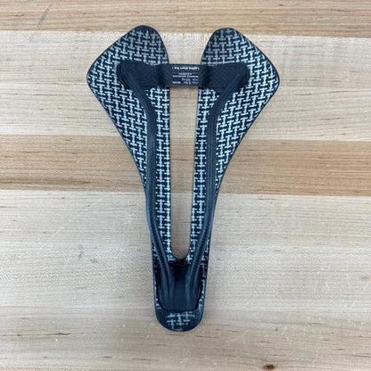 Light Use! Berk Lupina Short Full Carbon Glossy 144mm 7x9mm Bike Saddle 72g