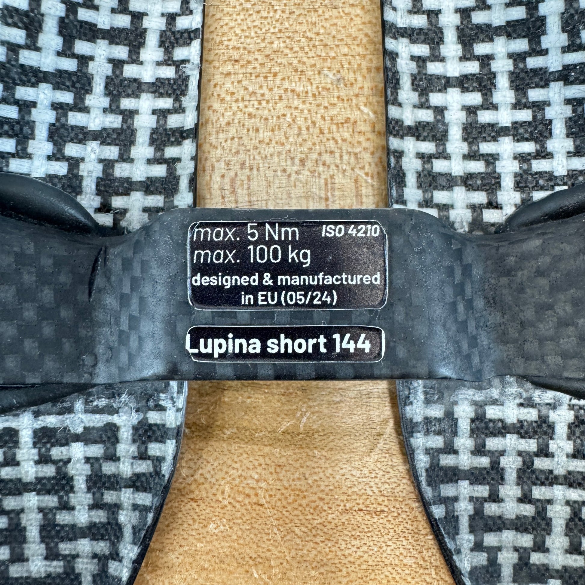 Light Use! Berk Lupina Short Full Carbon Glossy 144mm 7x9mm Bike Saddle 72g