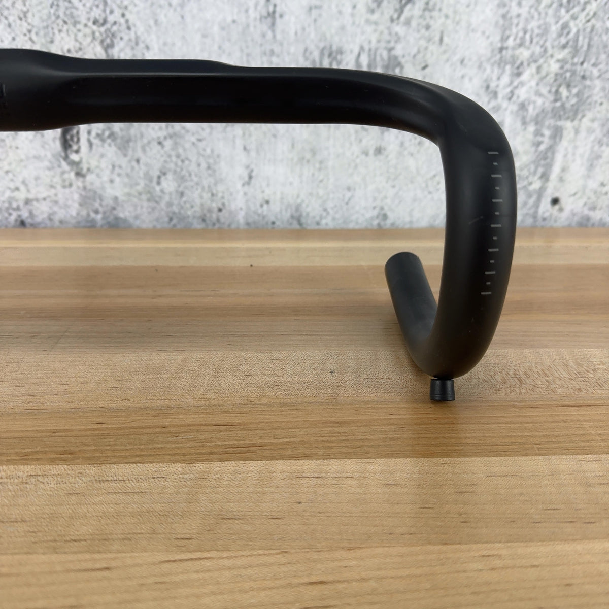 New Take Off! Bontrager Pro IsoCore VR-SF 44cm Carbon Gravel Bike Handlebar 251g — photo 4 of 12