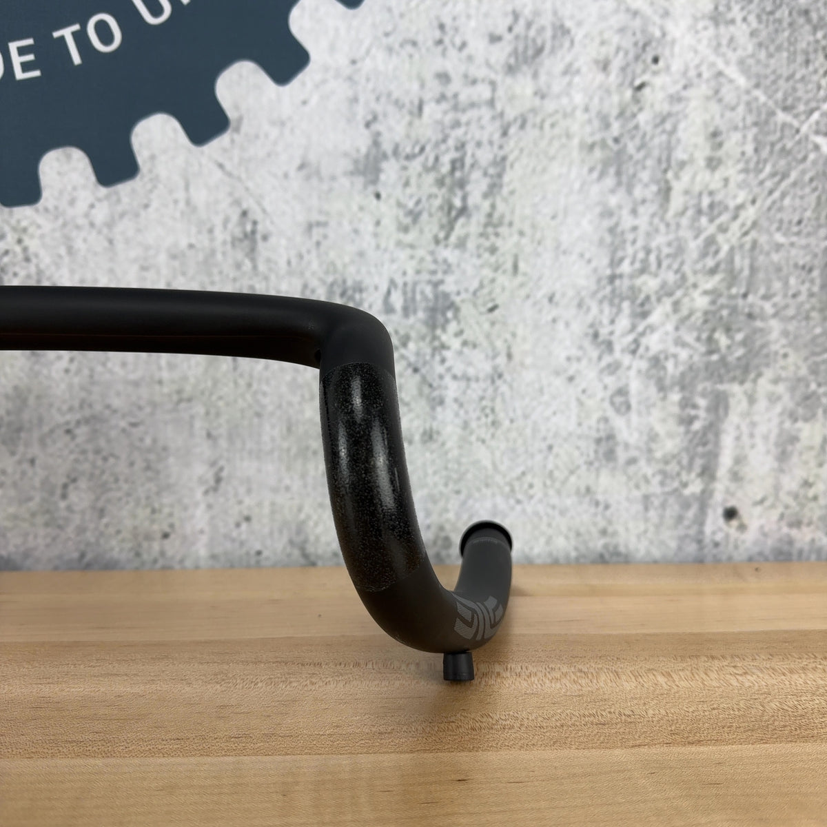 New Take Off! Enve SES AR 44cm 31.8mm Round Drop Bar Carbon  Bike Handlebar 250g — photo 5 of 11