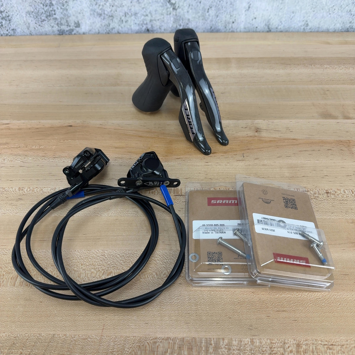 New Take Off! SRAM Force AXS E1 12/13-Speed Shifters w/ Disc Brake Calipers 702g — photo 1 of 8